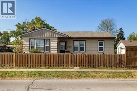 12 Ferndale Avenue St. Catharines ON L2P 1V3