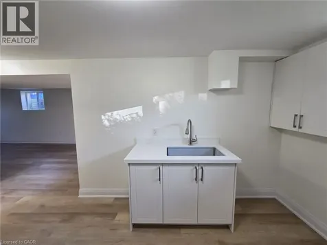 12 Ferndale Avenue St. Catharines ON L2P 1V3