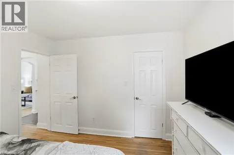 29 Shadyside Avenue Hamilton ON L8V 3E2