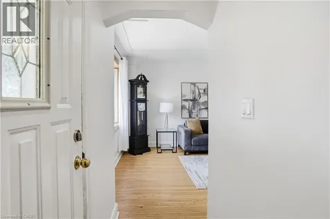 29 Shadyside Avenue Hamilton ON L8V 3E2