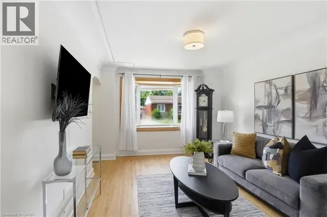 29 Shadyside Avenue Hamilton ON L8V 3E2