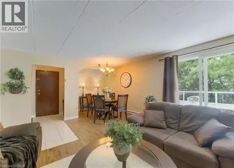 71 Vanier Drive Kitchener ON N2C 1J4