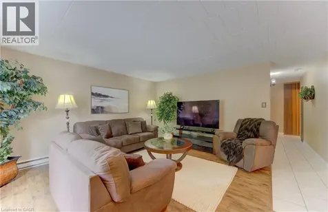 71 Vanier Drive Kitchener ON N2C 1J4