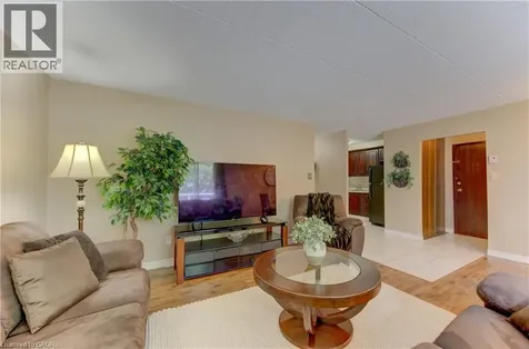 71 Vanier Drive Kitchener ON N2C 1J4