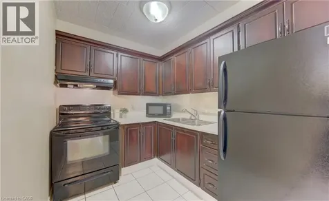 71 Vanier Drive Kitchener ON N2C 1J4