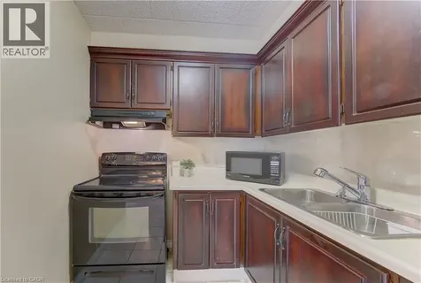 71 Vanier Drive Kitchener ON N2C 1J4
