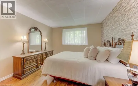 71 Vanier Drive Kitchener ON N2C 1J4