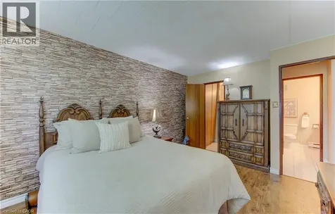 71 Vanier Drive Kitchener ON N2C 1J4