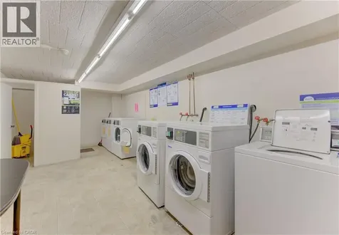 71 Vanier Drive Kitchener ON N2C 1J4