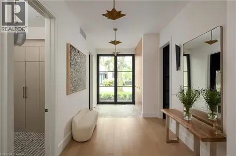 203 Weybourne Road Oakville ON L6K 2T7