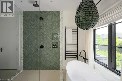 203 Weybourne Road Oakville ON L6K 2T7