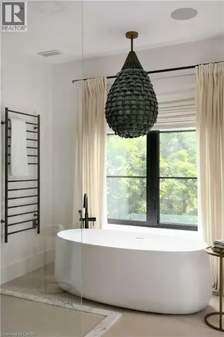 203 Weybourne Road Oakville ON L6K 2T7