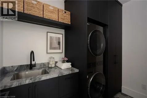 203 Weybourne Road Oakville ON L6K 2T7