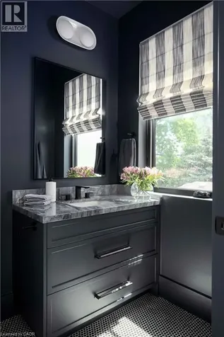 203 Weybourne Road Oakville ON L6K 2T7