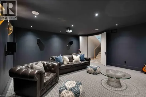203 Weybourne Road Oakville ON L6K 2T7
