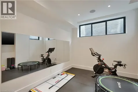 203 Weybourne Road Oakville ON L6K 2T7