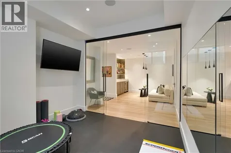 203 Weybourne Road Oakville ON L6K 2T7