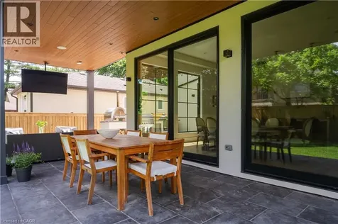 203 Weybourne Road Oakville ON L6K 2T7