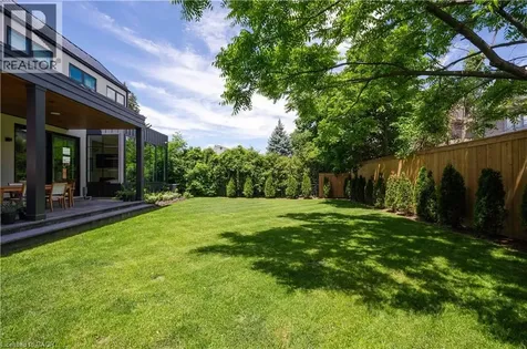 203 Weybourne Road Oakville ON L6K 2T7
