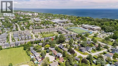 203 Weybourne Road Oakville ON L6K 2T7