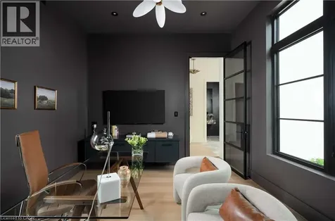 203 Weybourne Road Oakville ON L6K 2T7