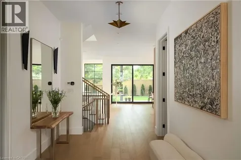 203 Weybourne Road Oakville ON L6K 2T7