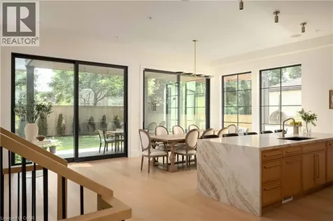203 Weybourne Road Oakville ON L6K 2T7