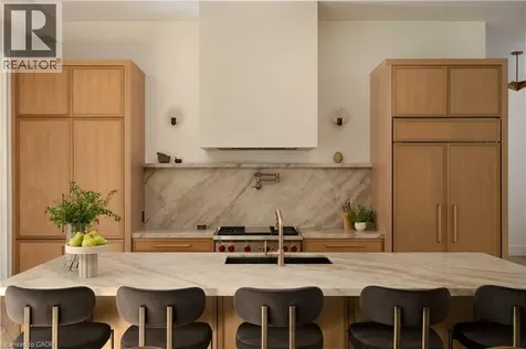 203 Weybourne Road Oakville ON L6K 2T7