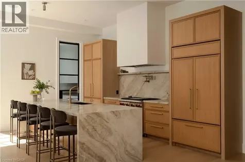 203 Weybourne Road Oakville ON L6K 2T7