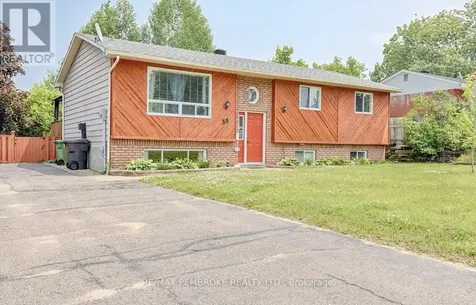 58 Selkirk Street Petawawa ON K8H 1P4