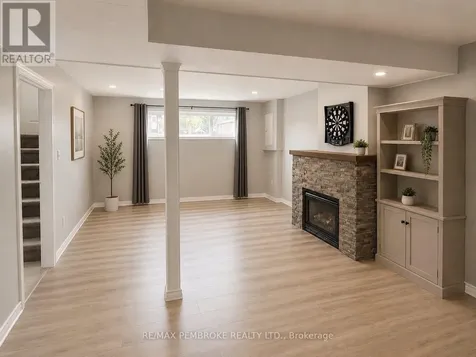 58 Selkirk Street Petawawa ON K8H 1P4