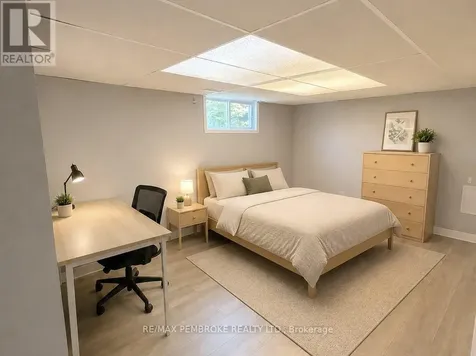 58 Selkirk Street Petawawa ON K8H 1P4