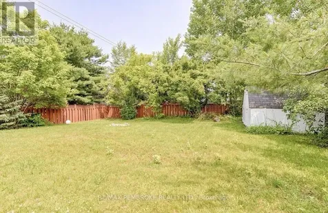 58 Selkirk Street Petawawa ON K8H 1P4