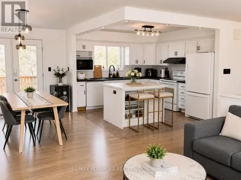 58 Selkirk Street Petawawa ON K8H 1P4
