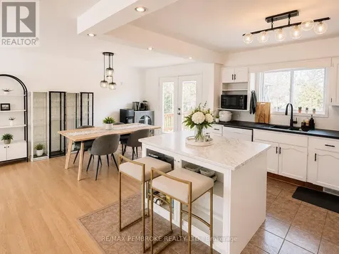 58 Selkirk Street Petawawa ON K8H 1P4