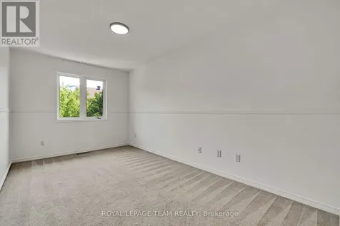 143 Tall Oak Private Ottawa ON K1G 6T3