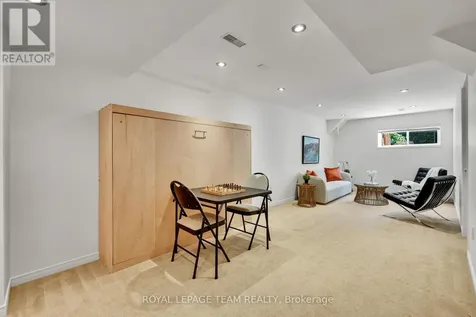 143 Tall Oak Private Ottawa ON K1G 6T3