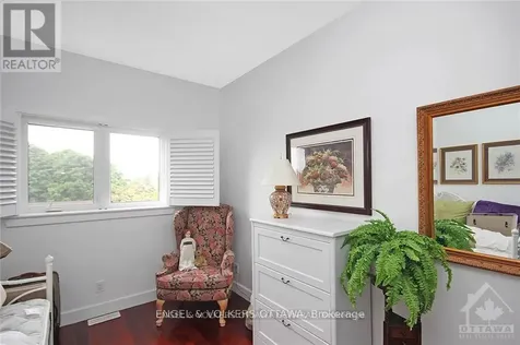 281 Kirchoffer Avenue Ottawa ON K2A 1Y1
