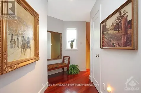 281 Kirchoffer Avenue Ottawa ON K2A 1Y1