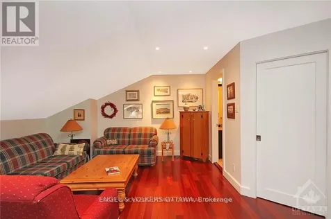 281 Kirchoffer Avenue Ottawa ON K2A 1Y1