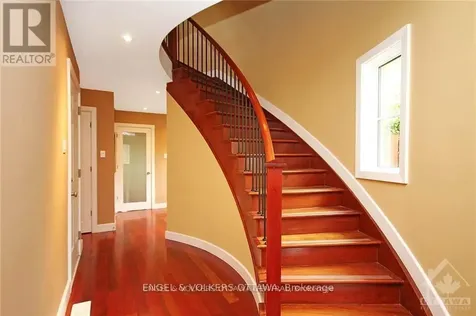 281 Kirchoffer Avenue Ottawa ON K2A 1Y1