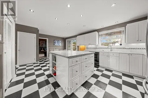 899 Dresden Crescent Ottawa ON K2B 5H8