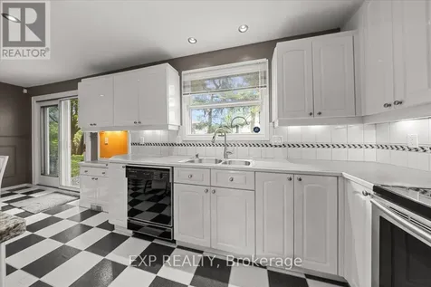 899 Dresden Crescent Ottawa ON K2B 5H8