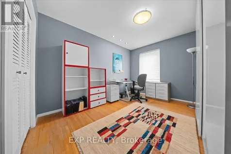 899 Dresden Crescent Ottawa ON K2B 5H8