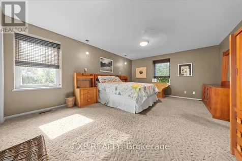 899 Dresden Crescent Ottawa ON K2B 5H8
