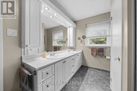 899 Dresden Crescent Ottawa ON K2B 5H8