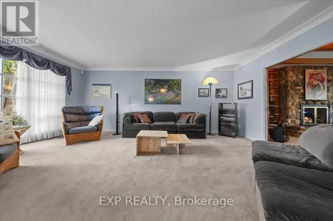 899 Dresden Crescent Ottawa ON K2B 5H8