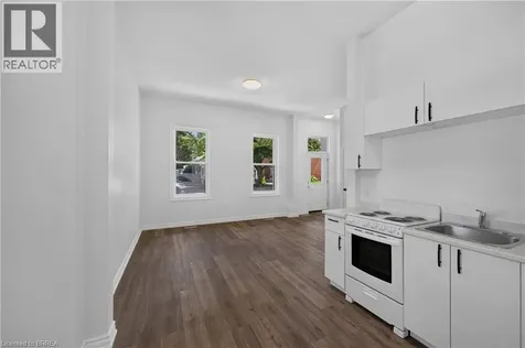 6 Duke Street Brantford ON N3T 3T3