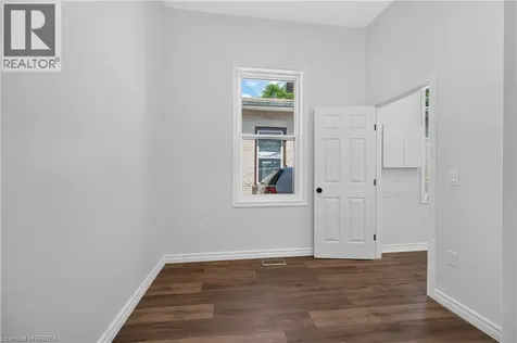 6 Duke Street Brantford ON N3T 3T3