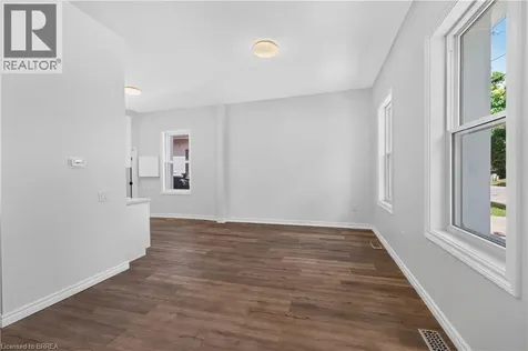 6 Duke Street Brantford ON N3T 3T3
